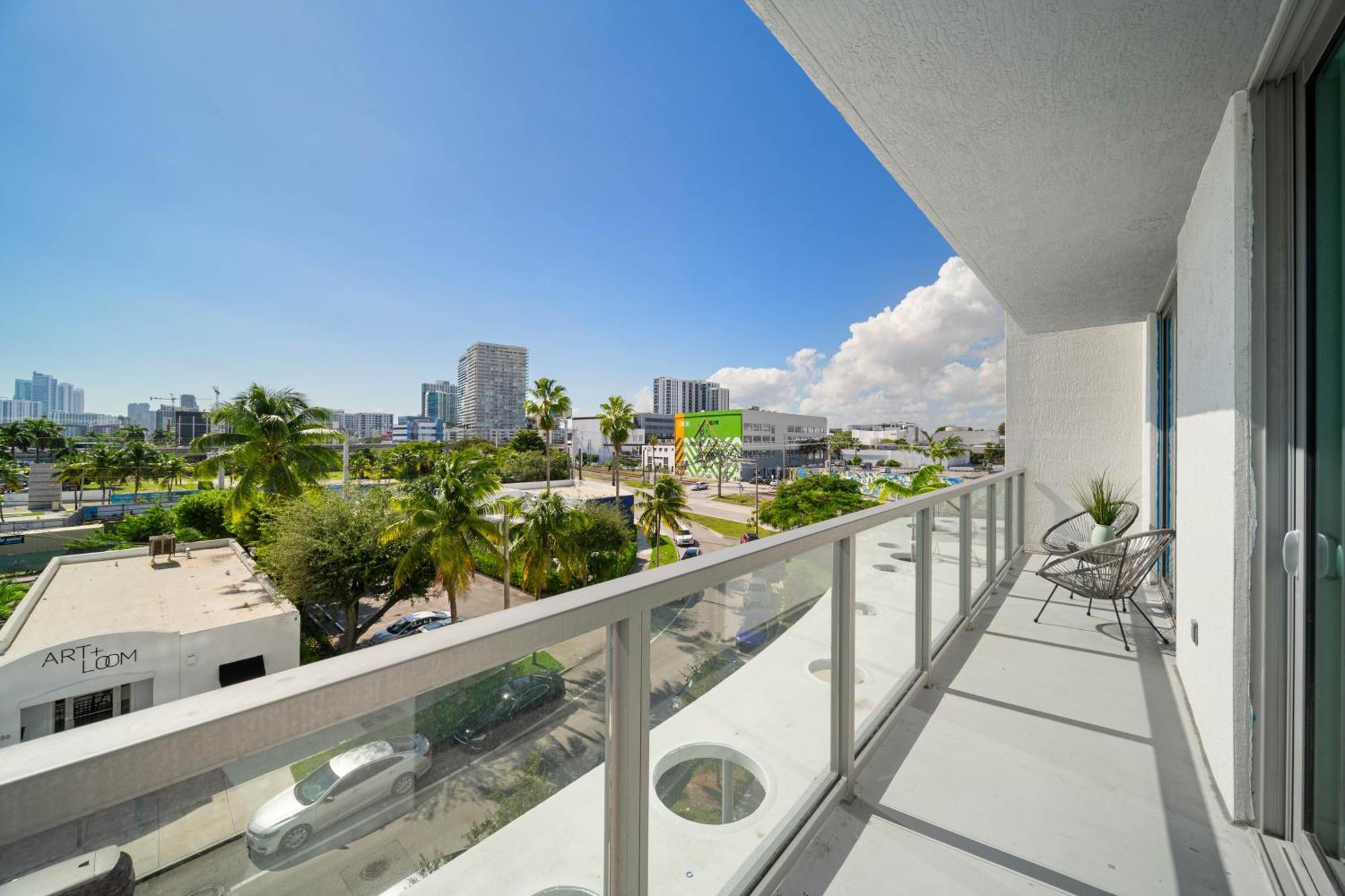 Quadro Residences By Ionica Miami Exterior photo
